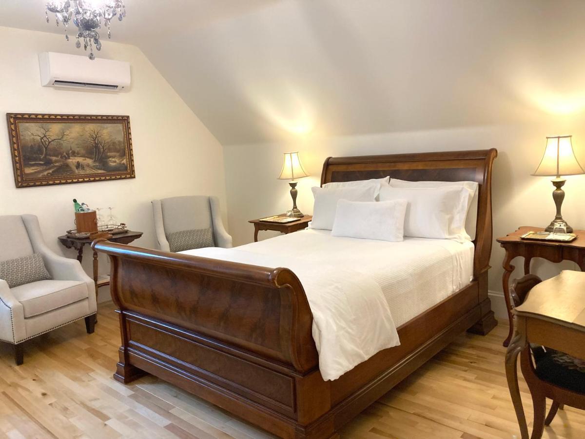 Bed and Breakfast The Red House Fredericton Exteriér fotografie